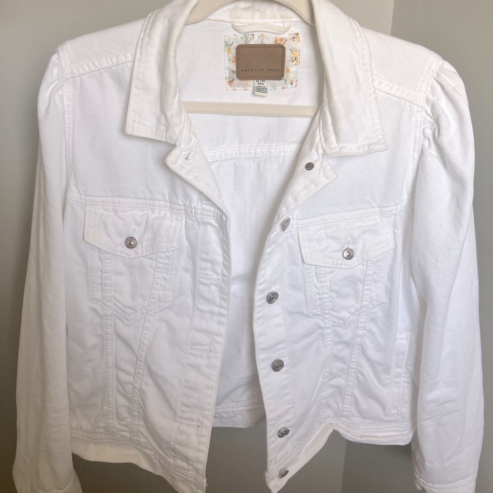 American Eagle Classic Puff Sleeve Denim Jacket